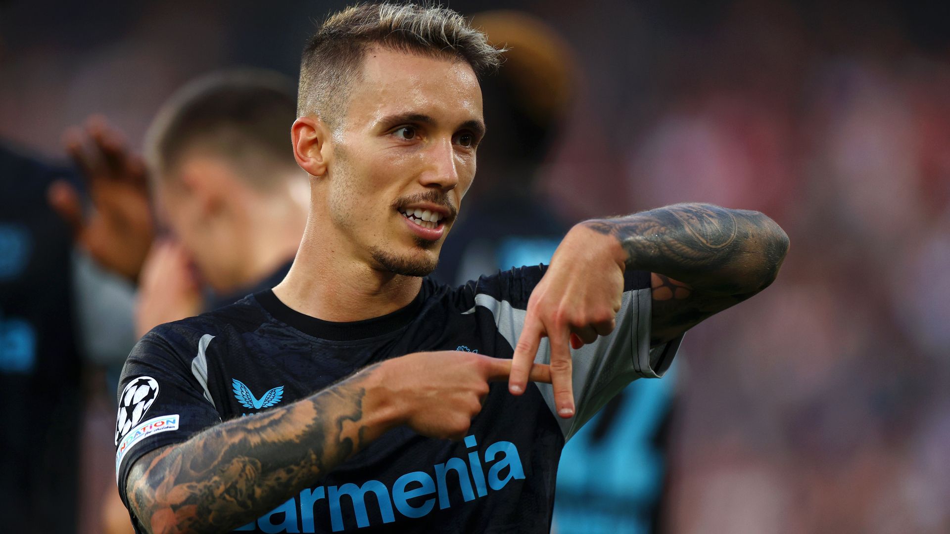 Grimaldo Feyenoord Bayer Leverkusen