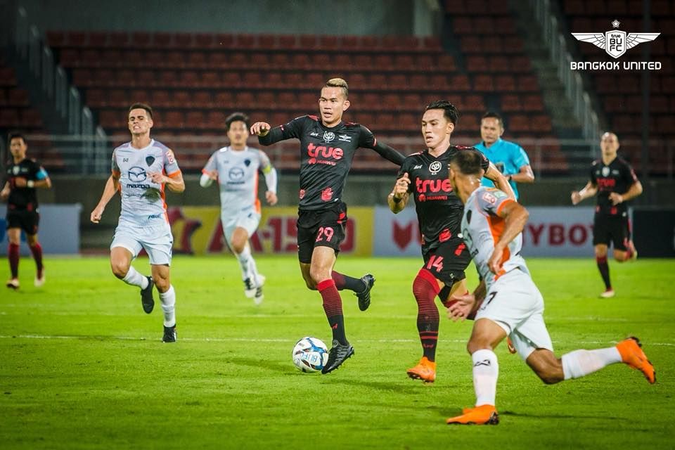 ทรู แบงค็อก ยูไนเต็ด - นครราชสีมา มาสด้า เอฟซี