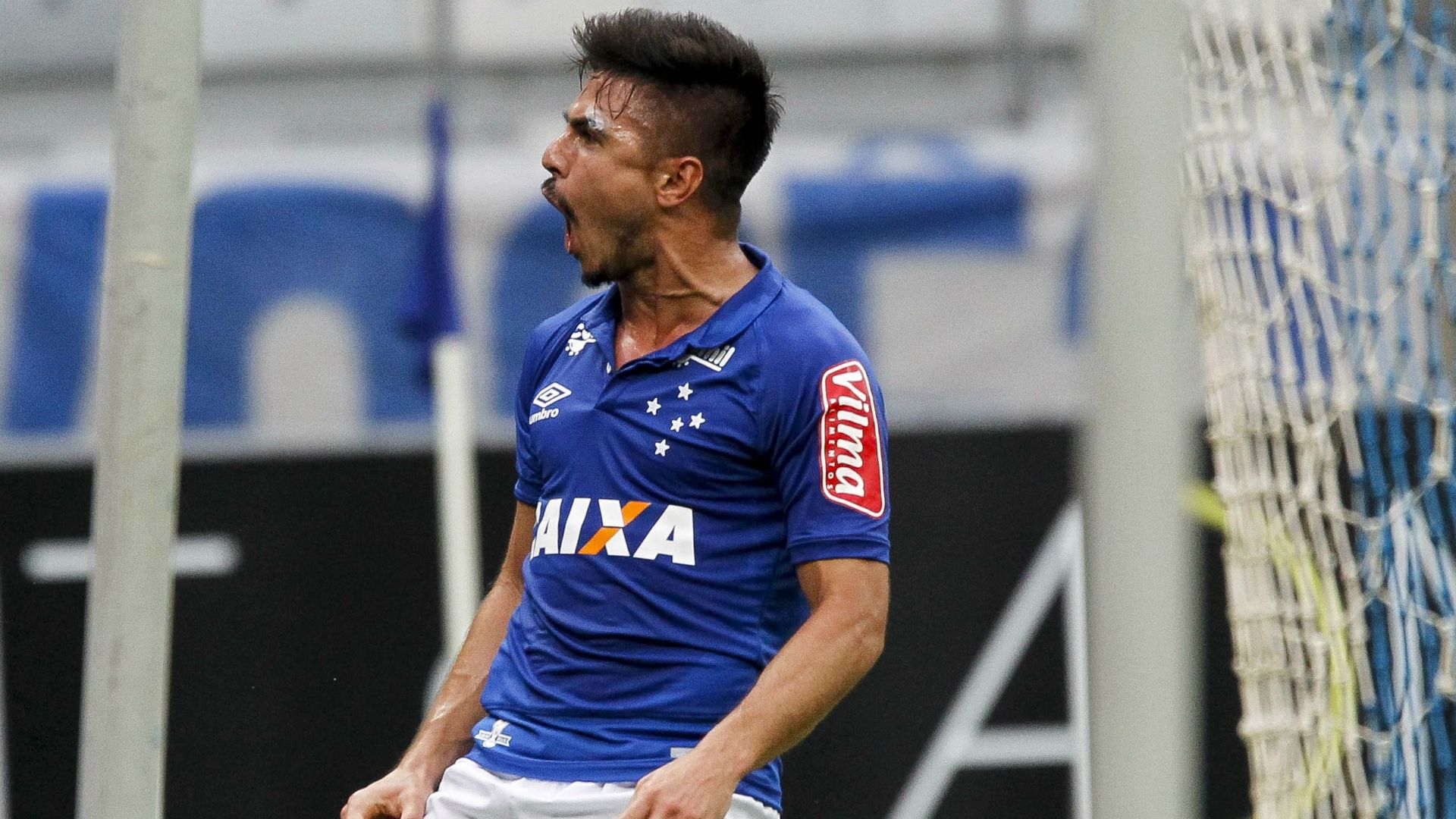 Willian Cruzeiro Fluminense Campeonato Brasileiro 06112016