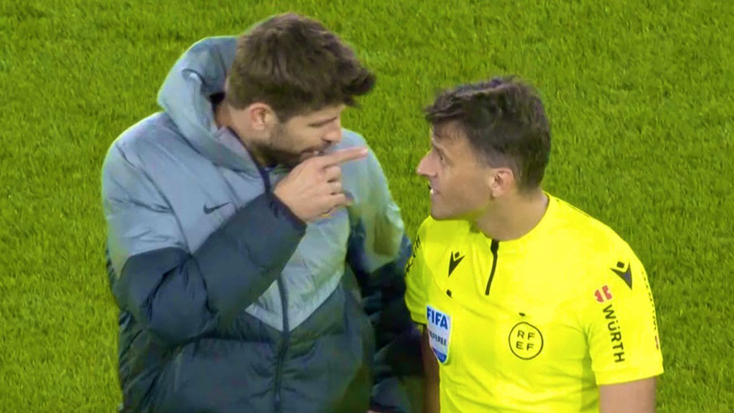 Gil Manzano, Gerard Piqué