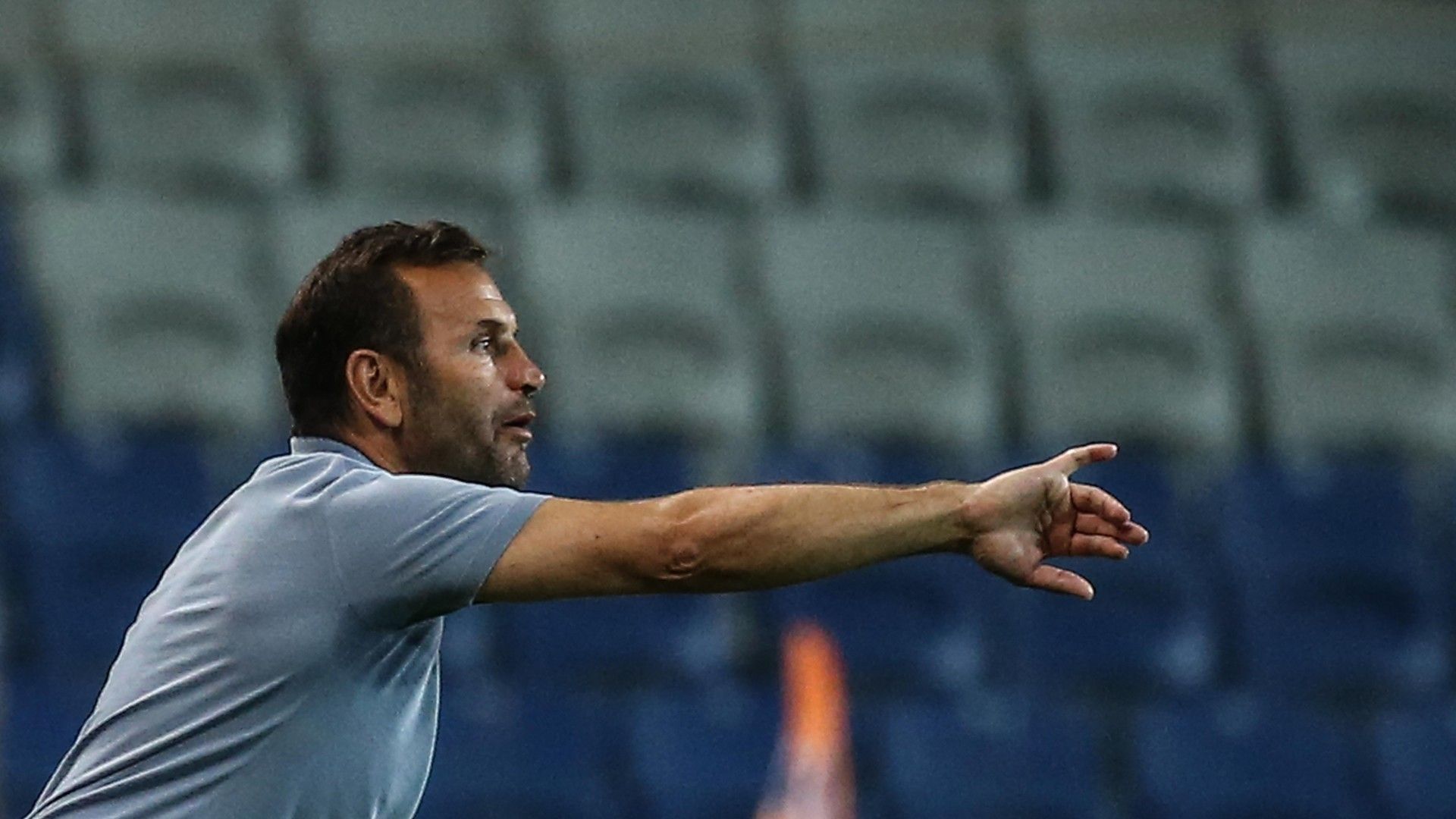 Okan Buruk Basaksehir v Kayserispor 07192020