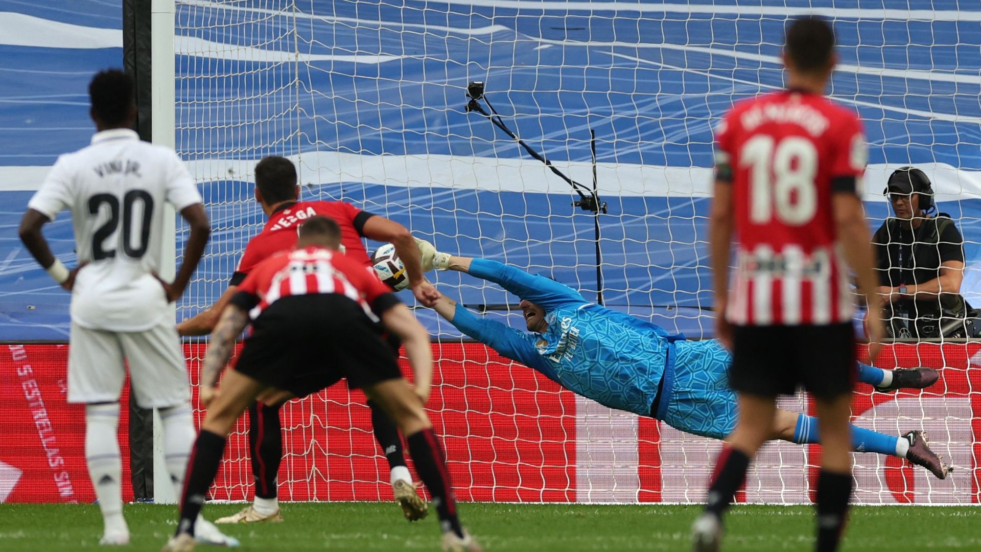 Courtois parada penalti Real Madrid Athletic Bilbao