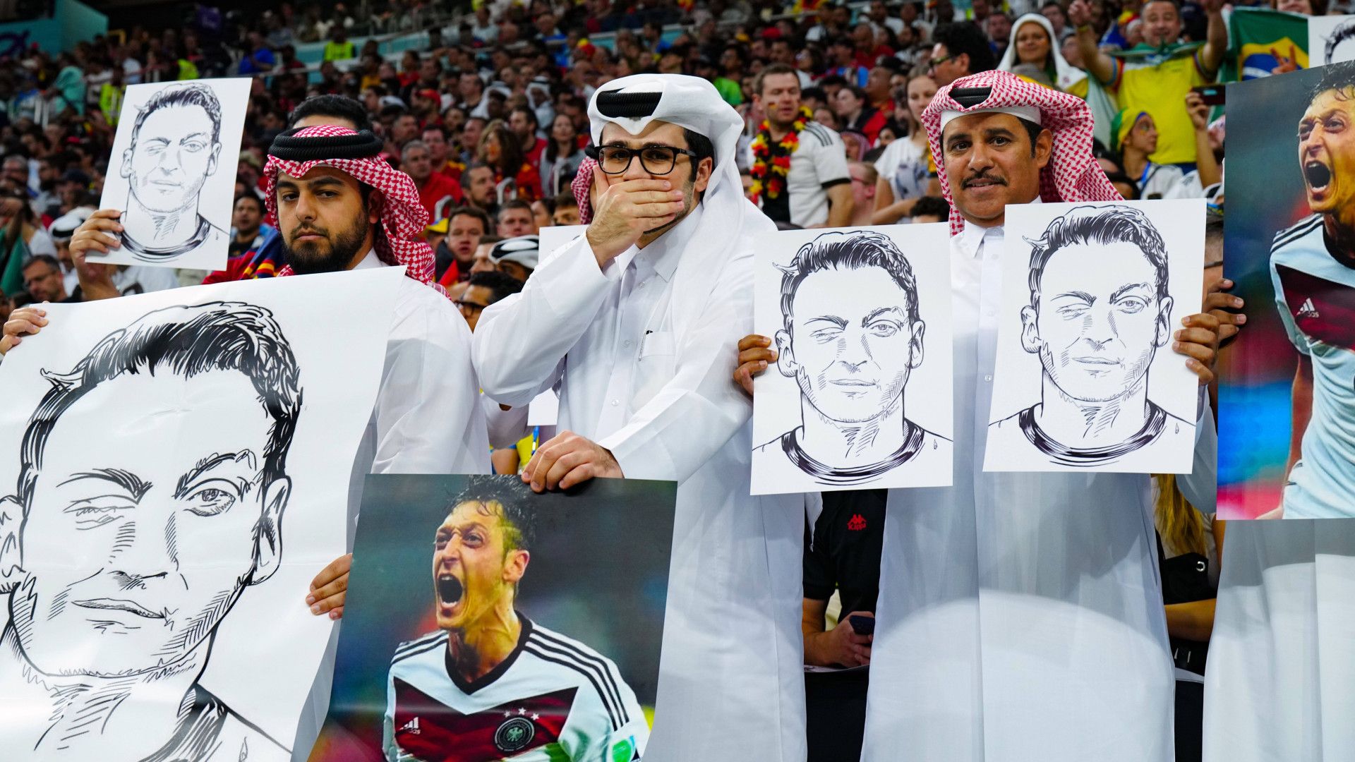 GERMANY ONLY: QATARI FANS MESUT OZIL