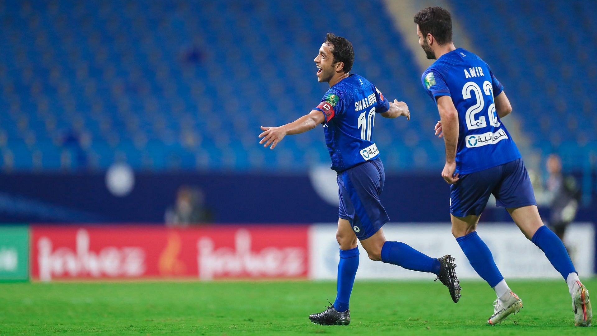 محمد الشلهوب يحتفل بهدفه في مرمى عرعر