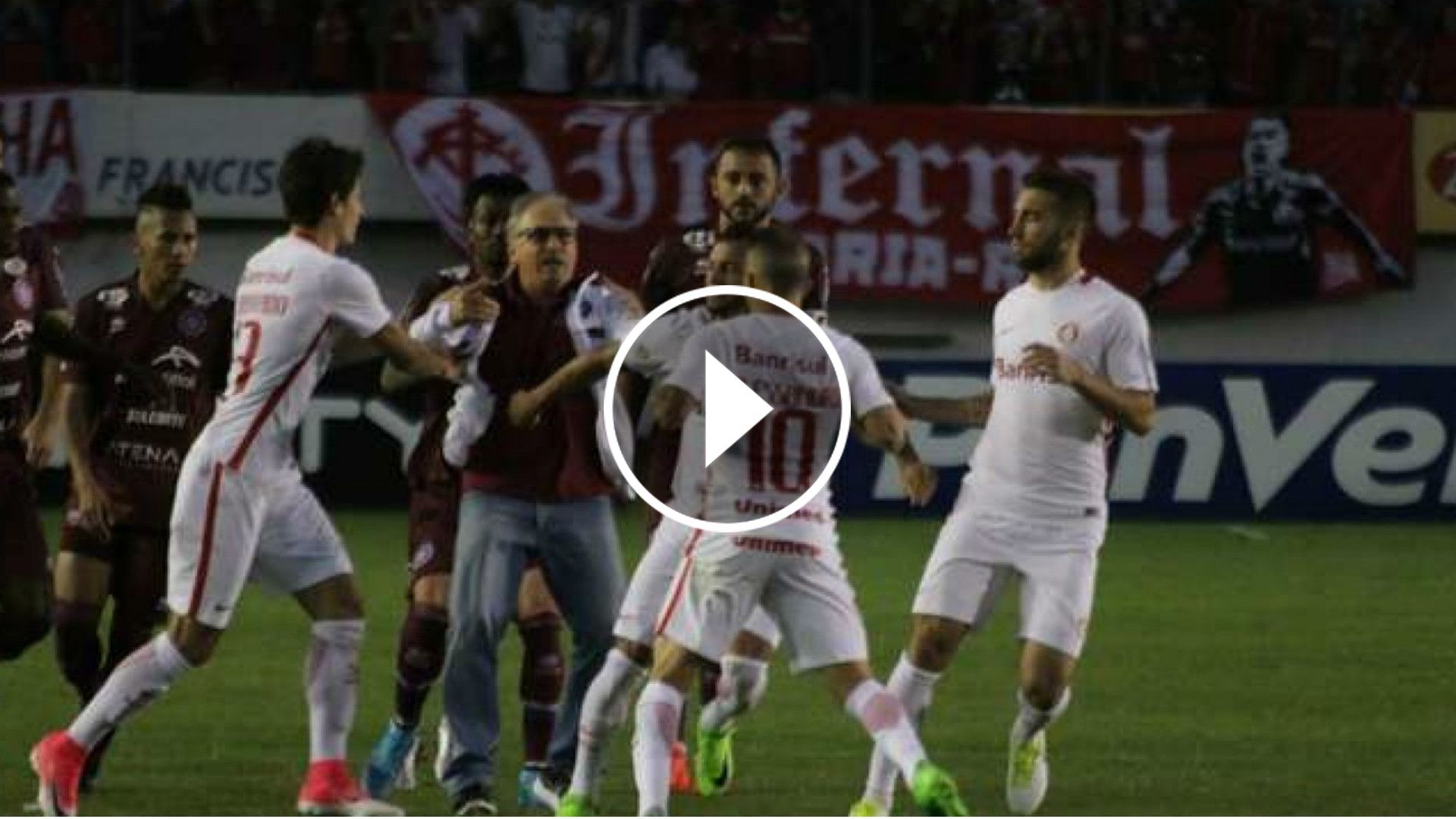 Video Dalessandro Pelea Inter Caxias