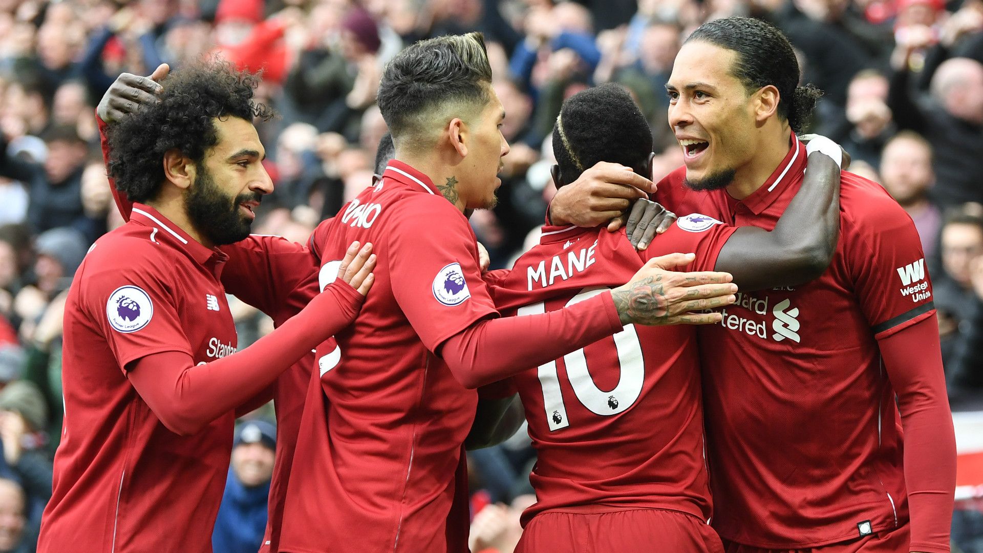 Liverpool celebrate 2018-19