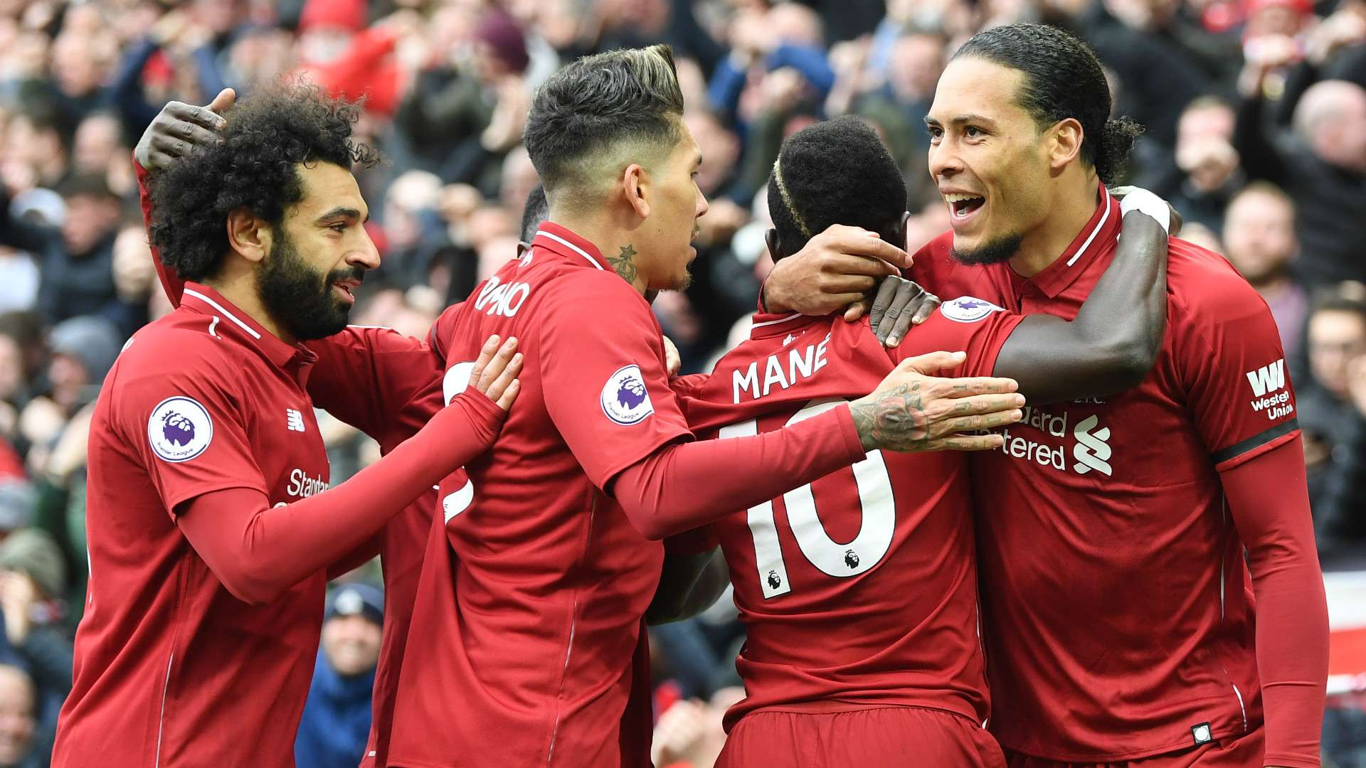 Liverpool celebrate 2018-19