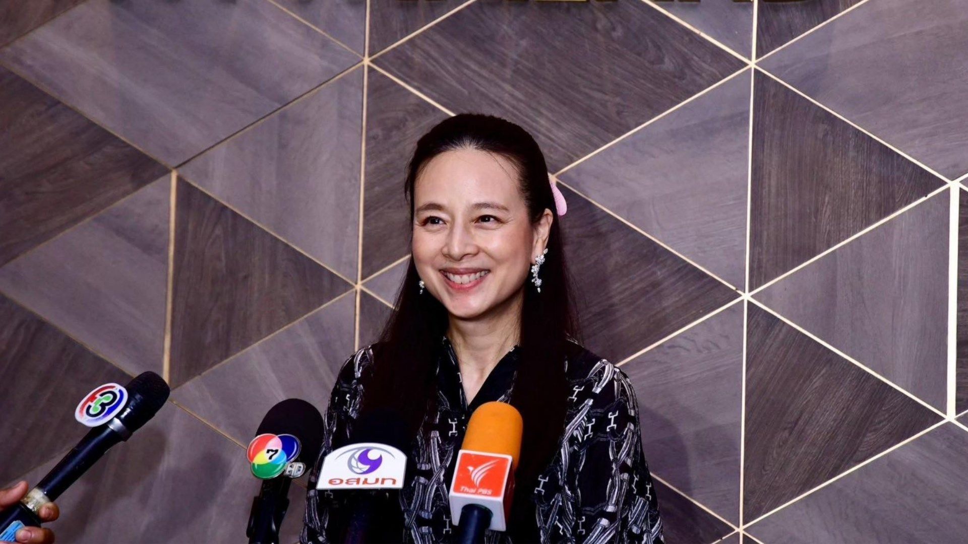 นวลพรรณ ล่ำซำ