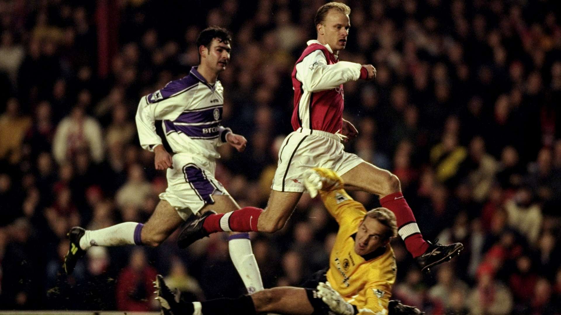 Dennis Bergkamp - Arsenal 5-1 Middlesbrough - Nov 20, 1999
