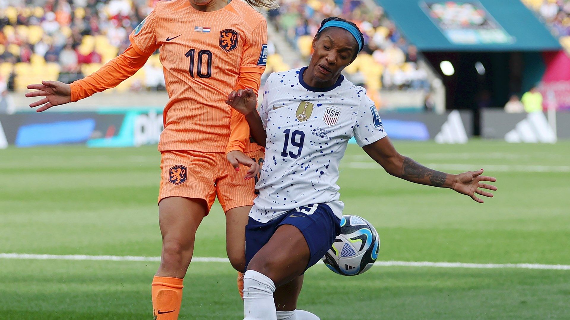 Crystal Dunn USWNT 2023