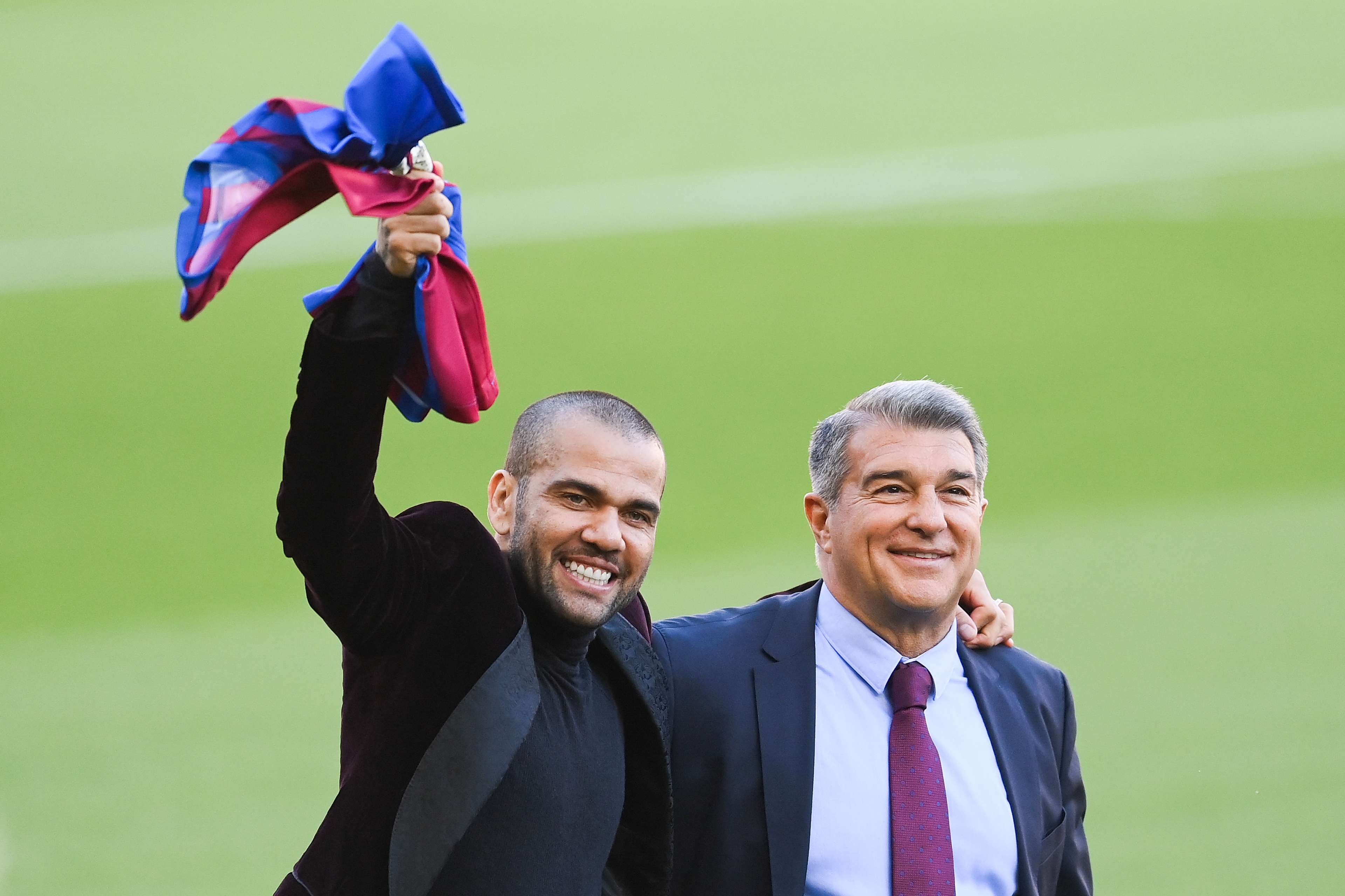 Dani Alves Joan Laporta Barcelona