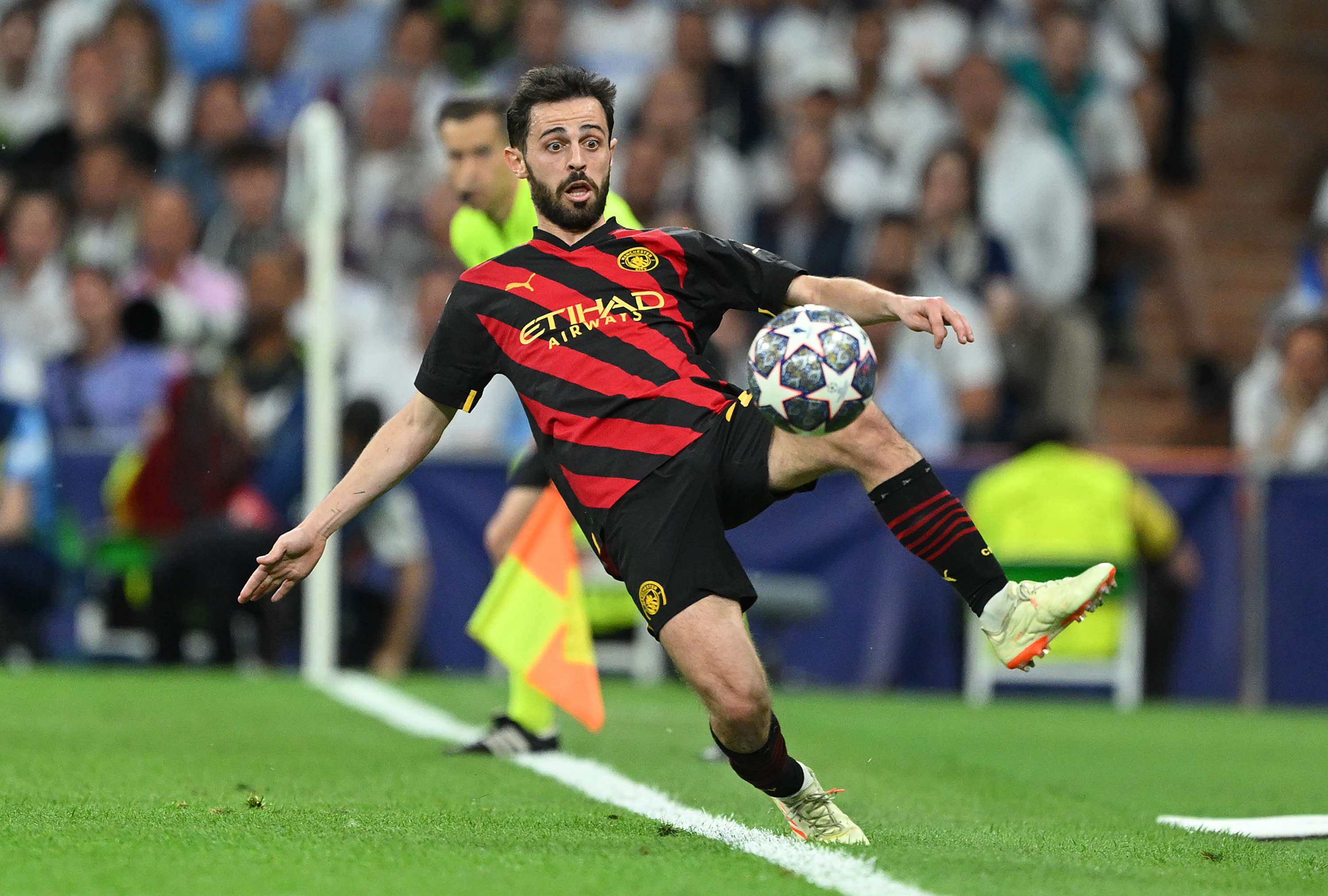 Bernardo Silva ball out