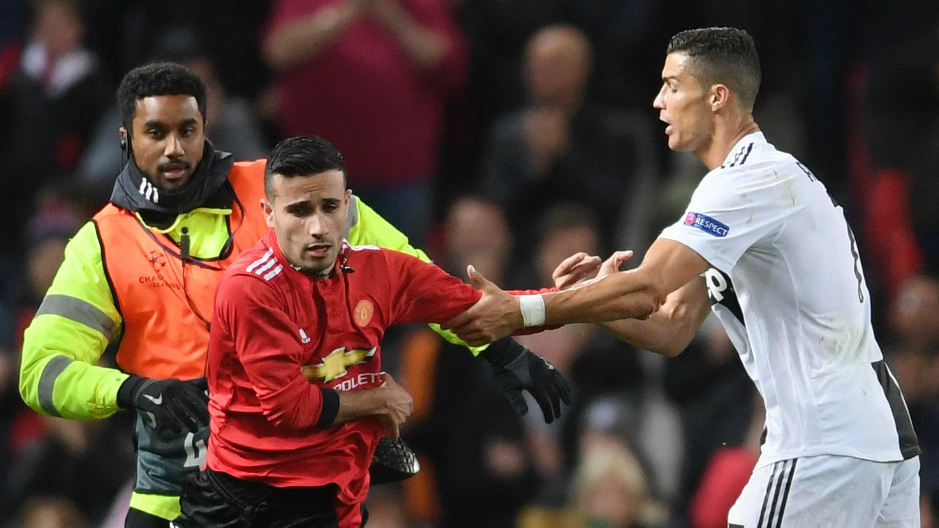 Cristiano Ronaldo Manchester United pitch invader