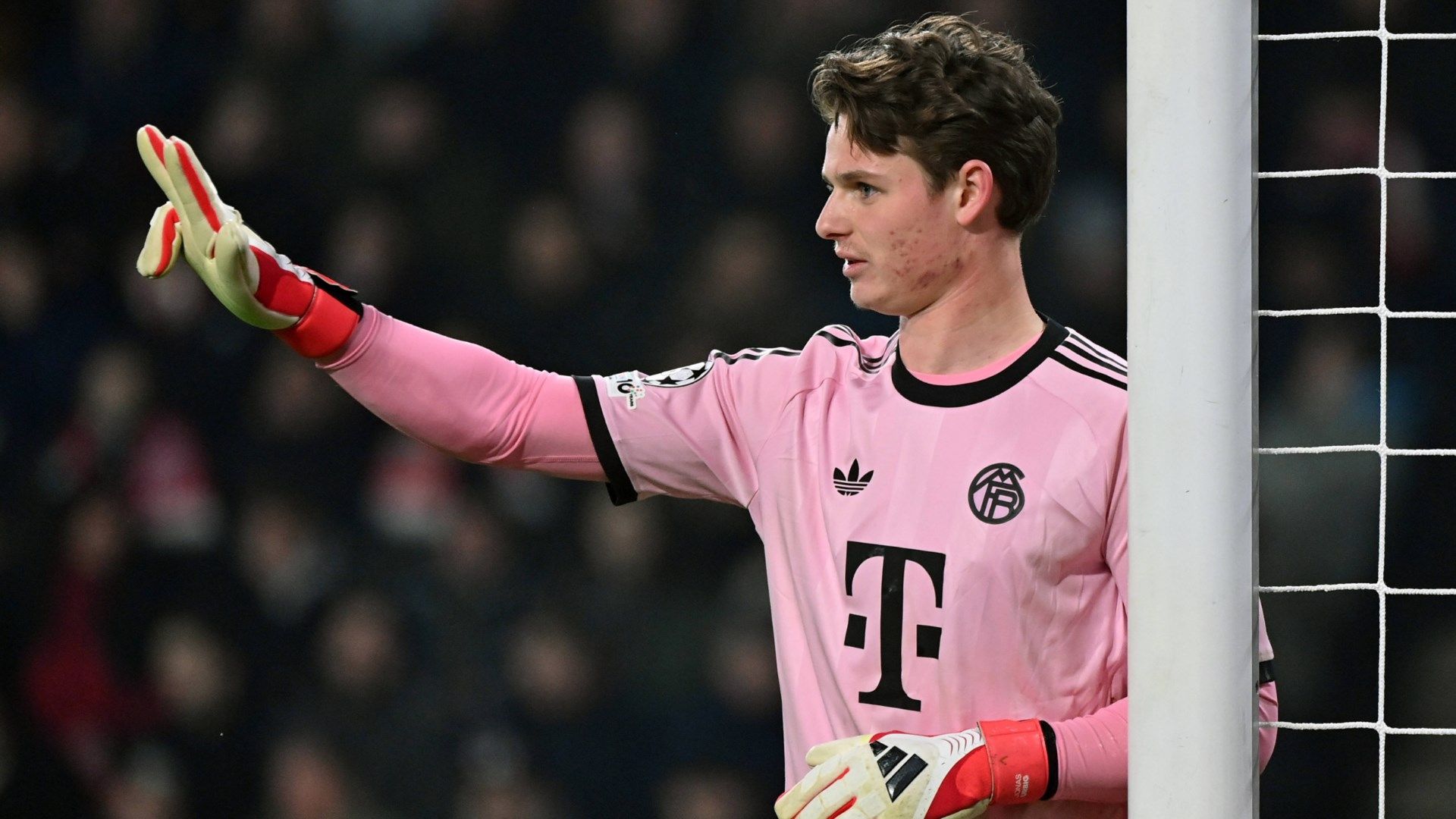 Jonas Urbig Bayern 2026