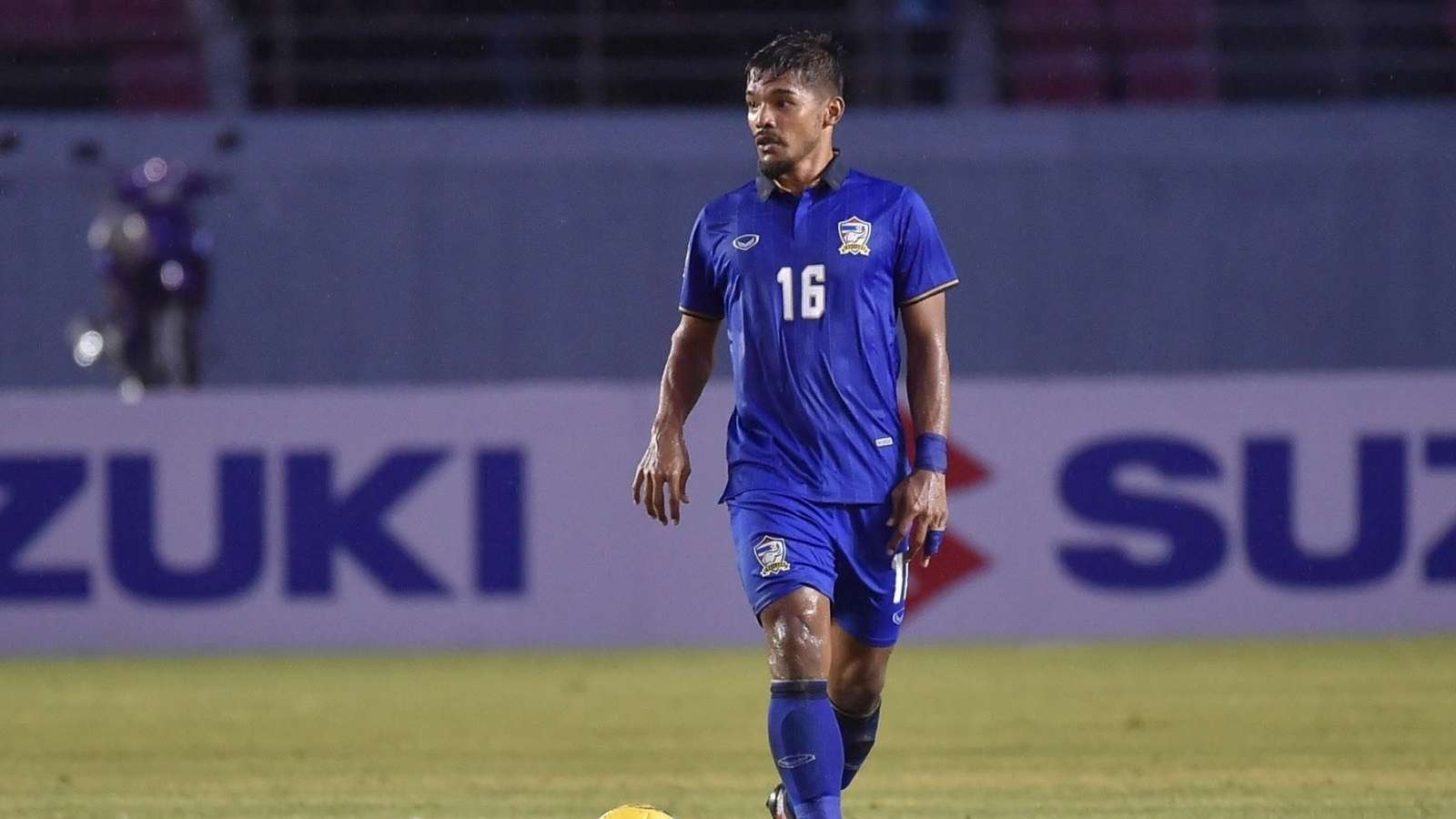 ประทุม ชูทอง