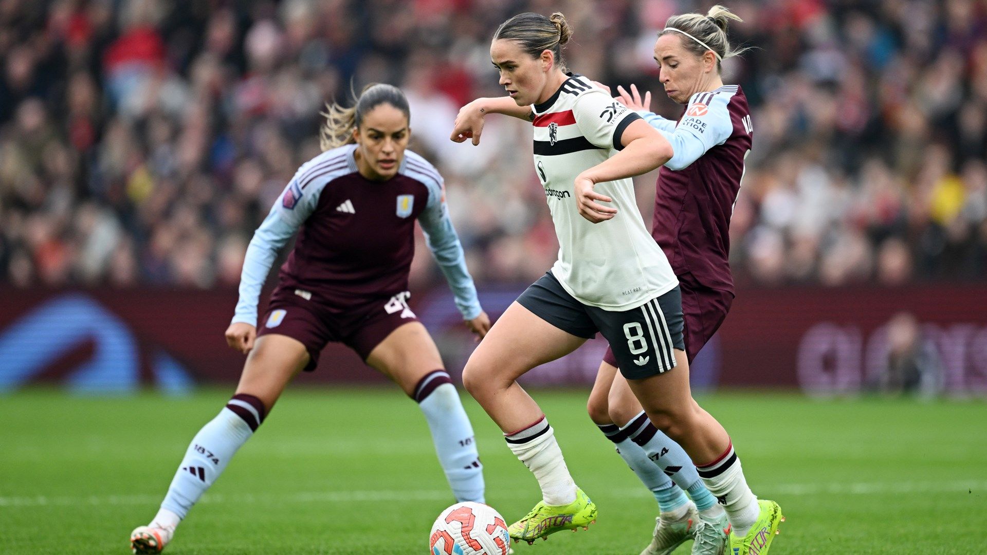 Grace Clinton Jordan Nobbs Man Utd Aston Villa Women 2024-25