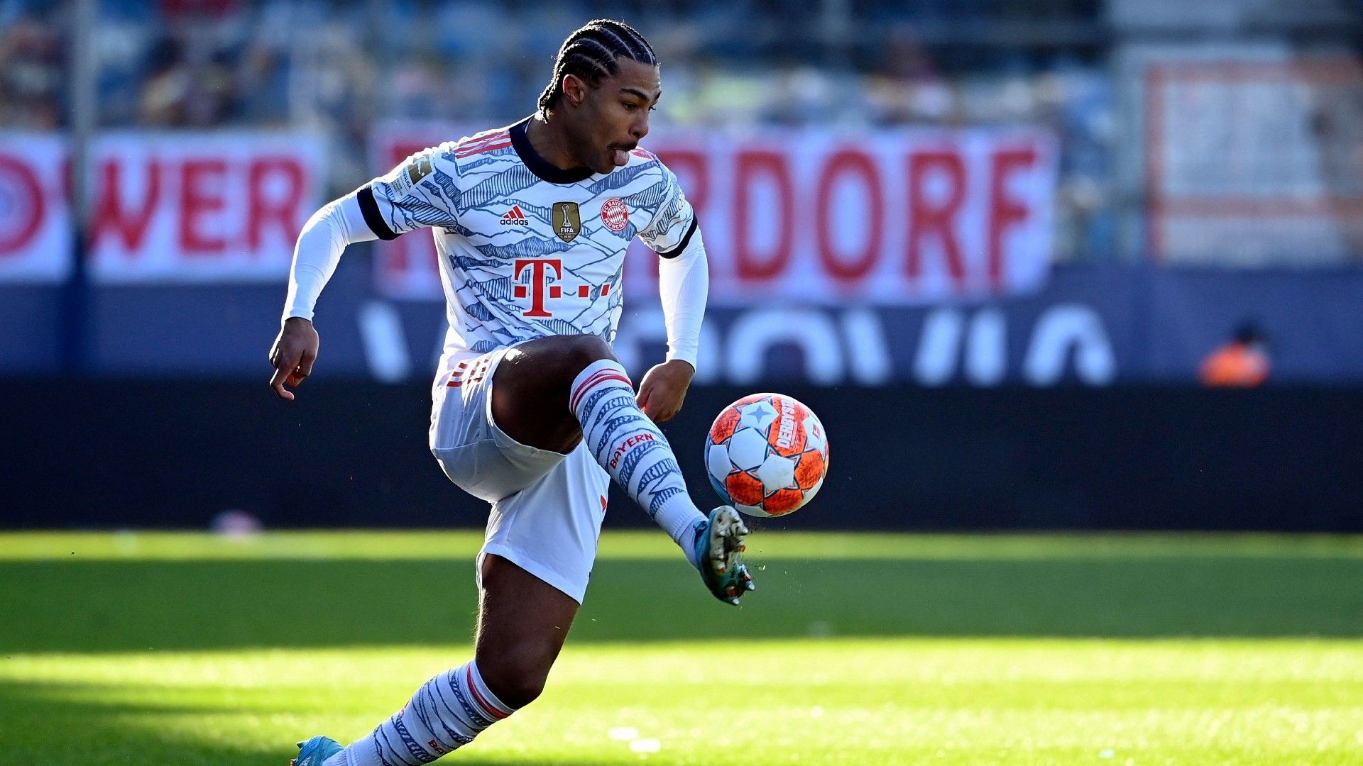 Serge Gnabry FC Bayern Bundesliga 12022022