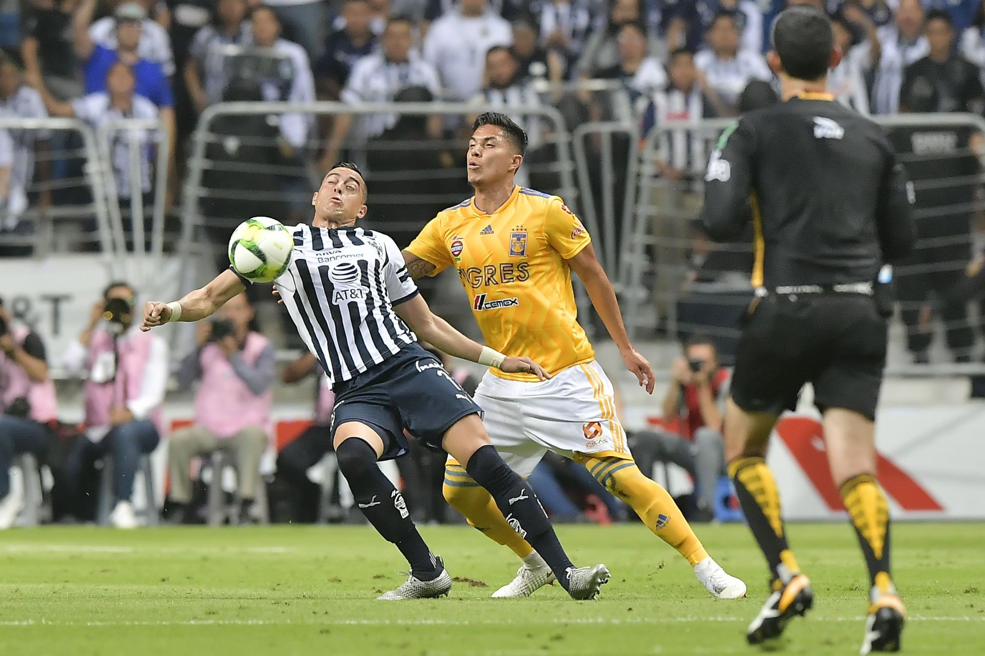 Monterrey Tigres Carlos Salcedo Rogelio Funes Mori