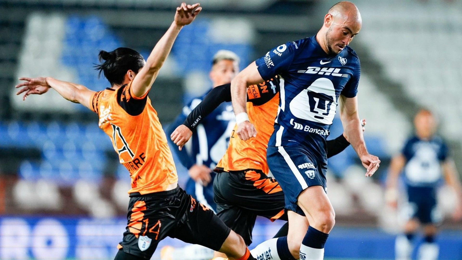 Pachuca Pumas Erick Aguirre Carlos González
