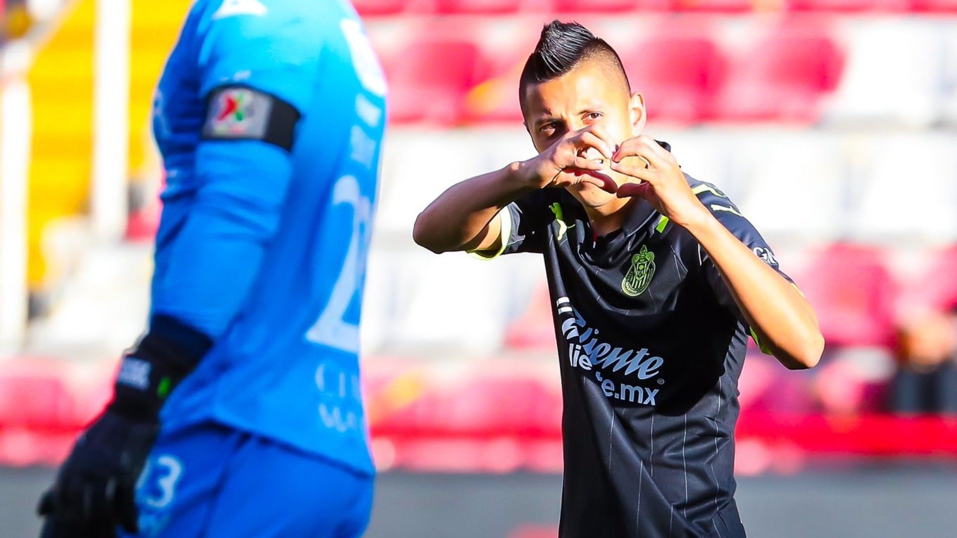 Roberto Alvarado Chivas Clausura 2022