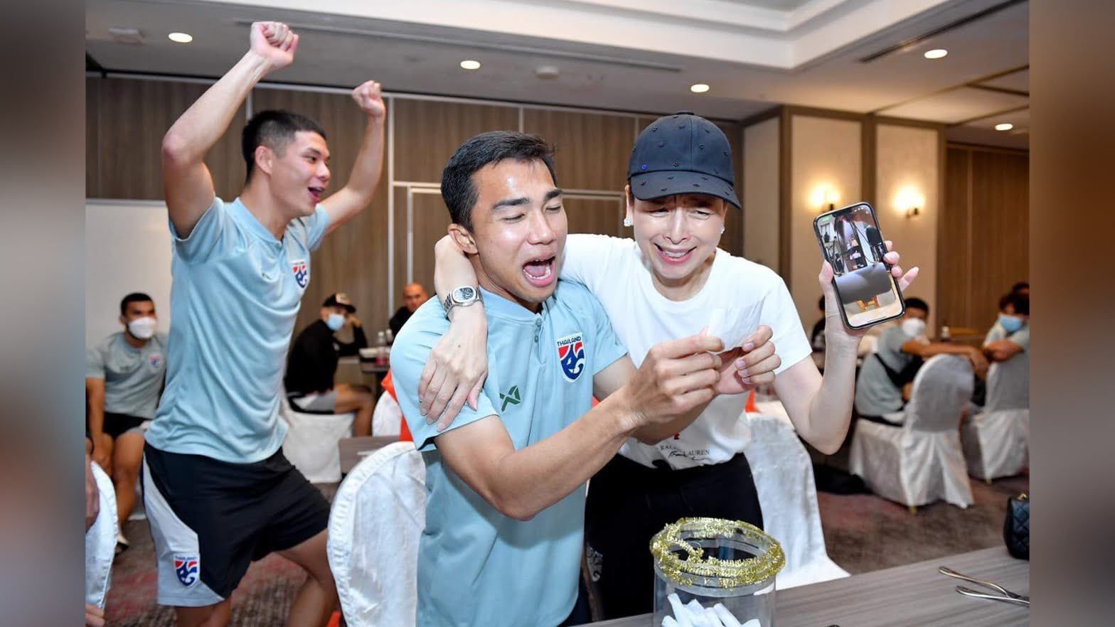 นวลพรรณ ล่ำซำ