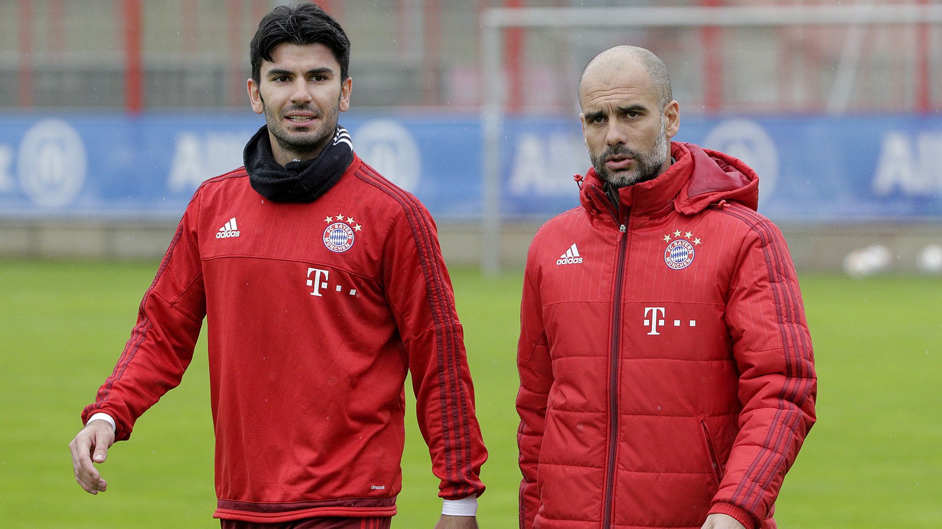 Serdar Tasci Pep Guardiola FC Bayern Training 03022016