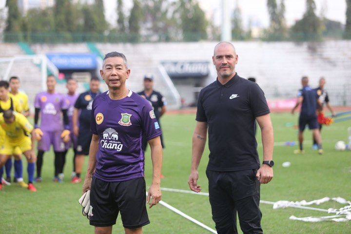 พลเอก อภิรัชต์ คงสมพงษ์