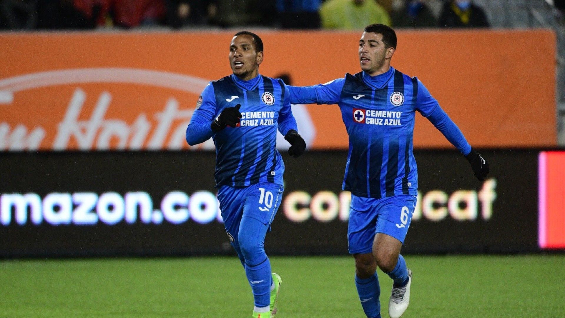 Rómulo Otero Erik Lira Cruz Azul Concachampions 2022