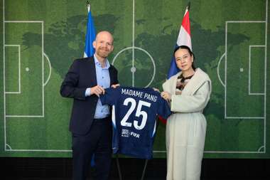 นวลพรรณ ล่ำซำ