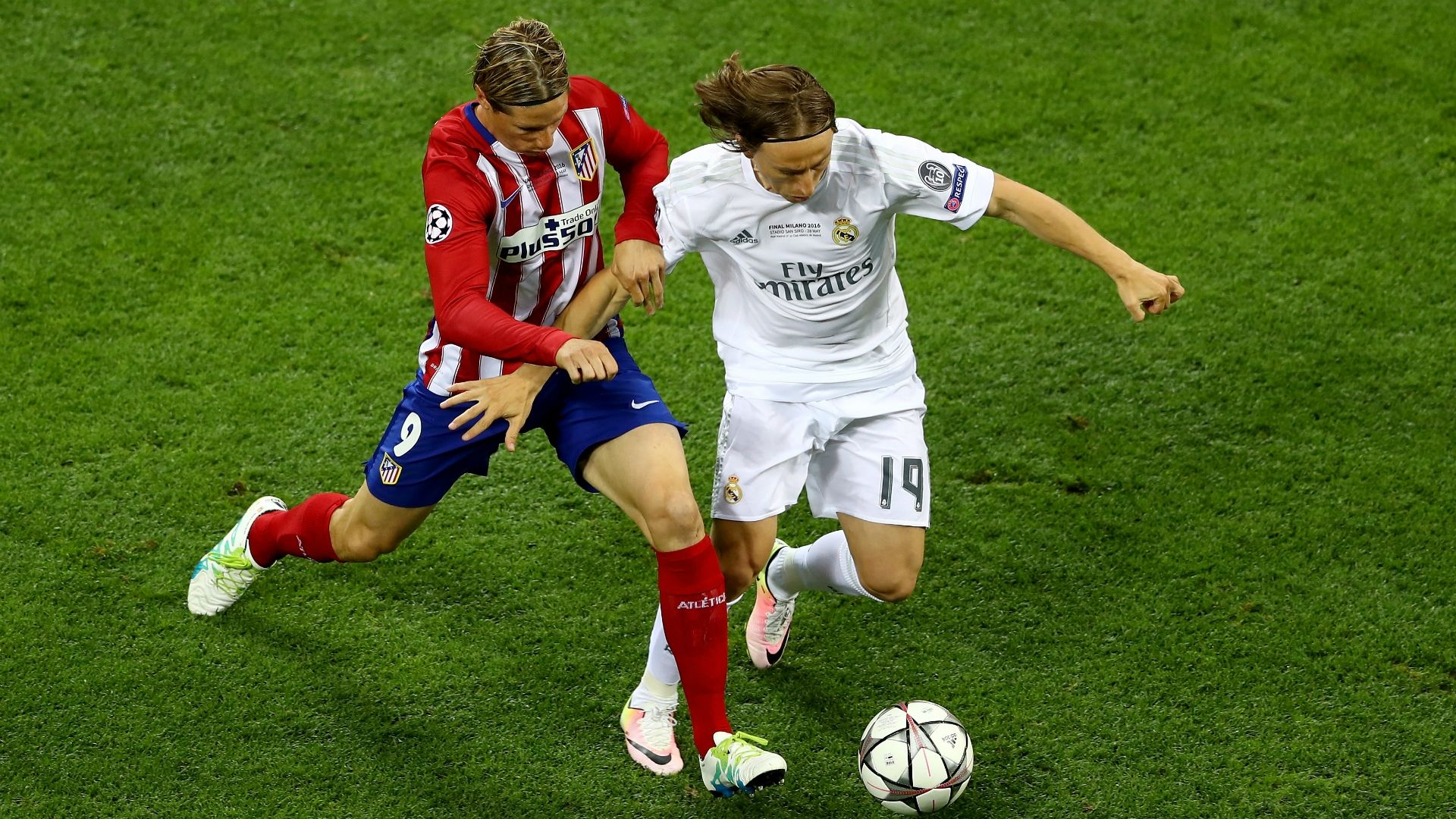 Luka Modric Fernando Torres Real Atletico Champions League final 28052016.