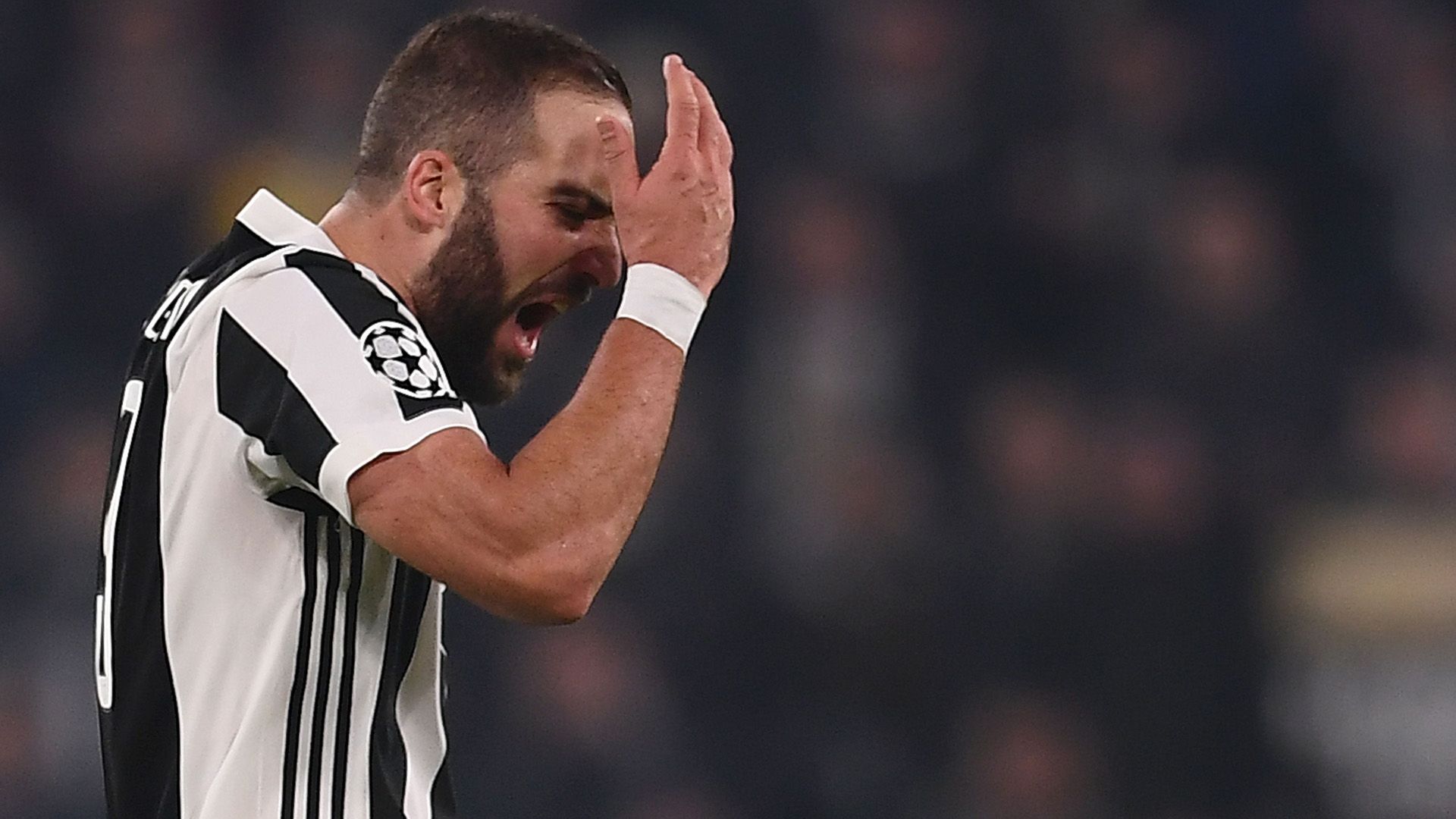 Gonzalo Higuain Juventus Barcelona Champions League