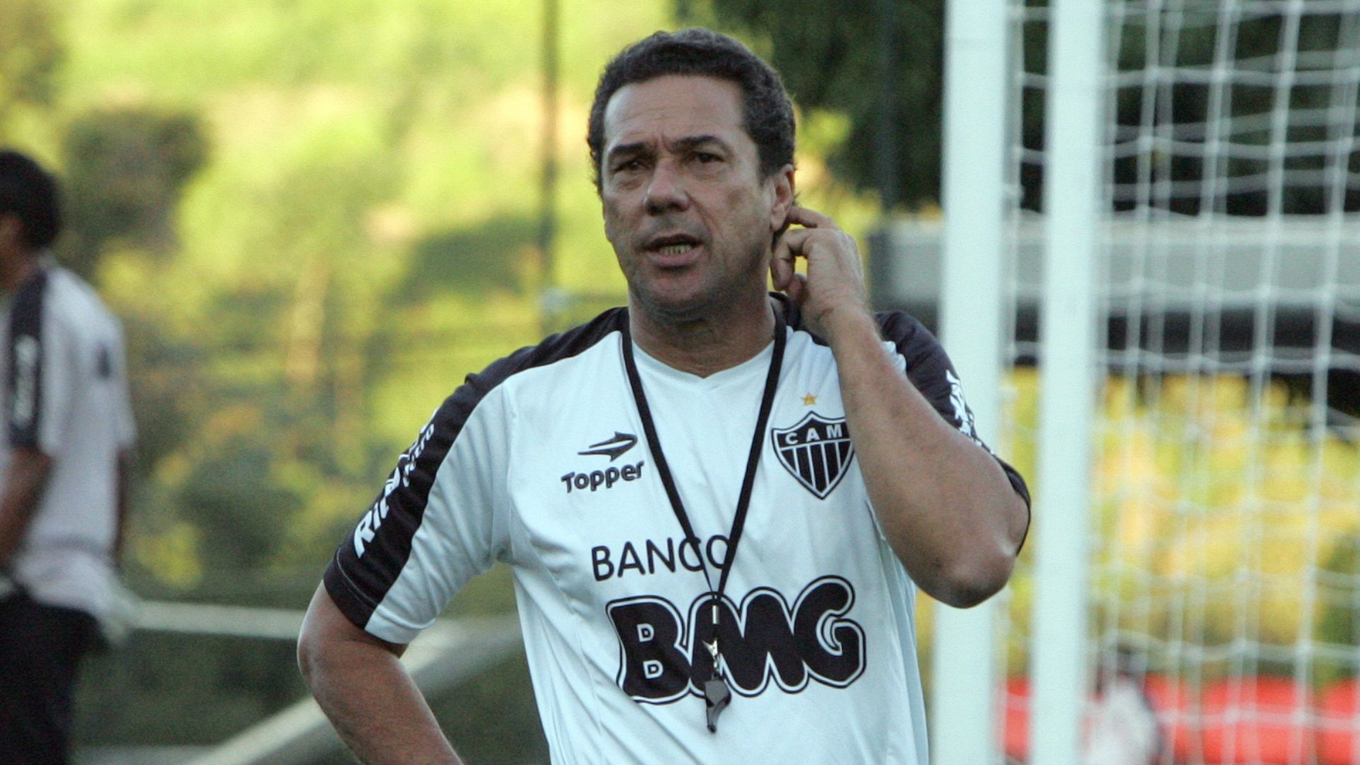 Vanderlei Luxemburgo durante treino do Atlético-MG em 2010