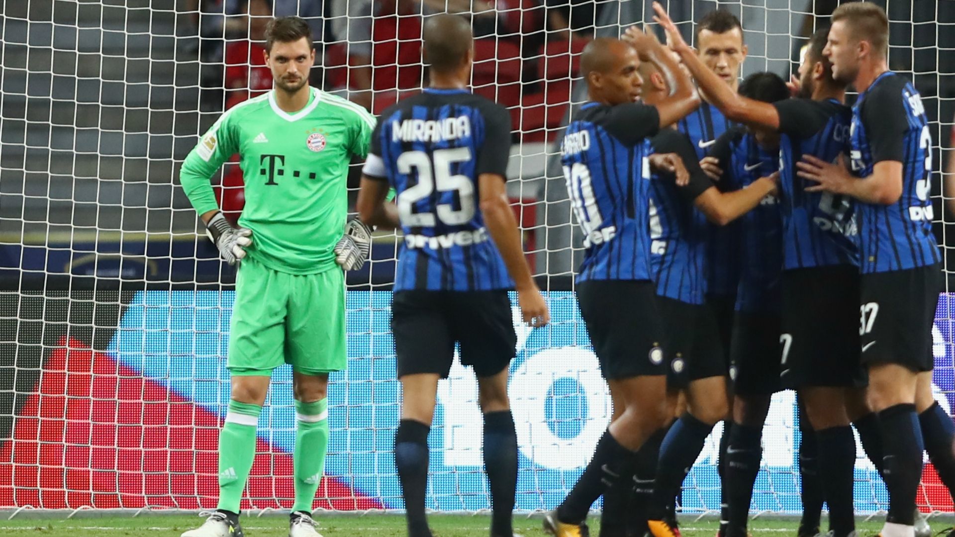Bayern-Inter, Inter celebrating