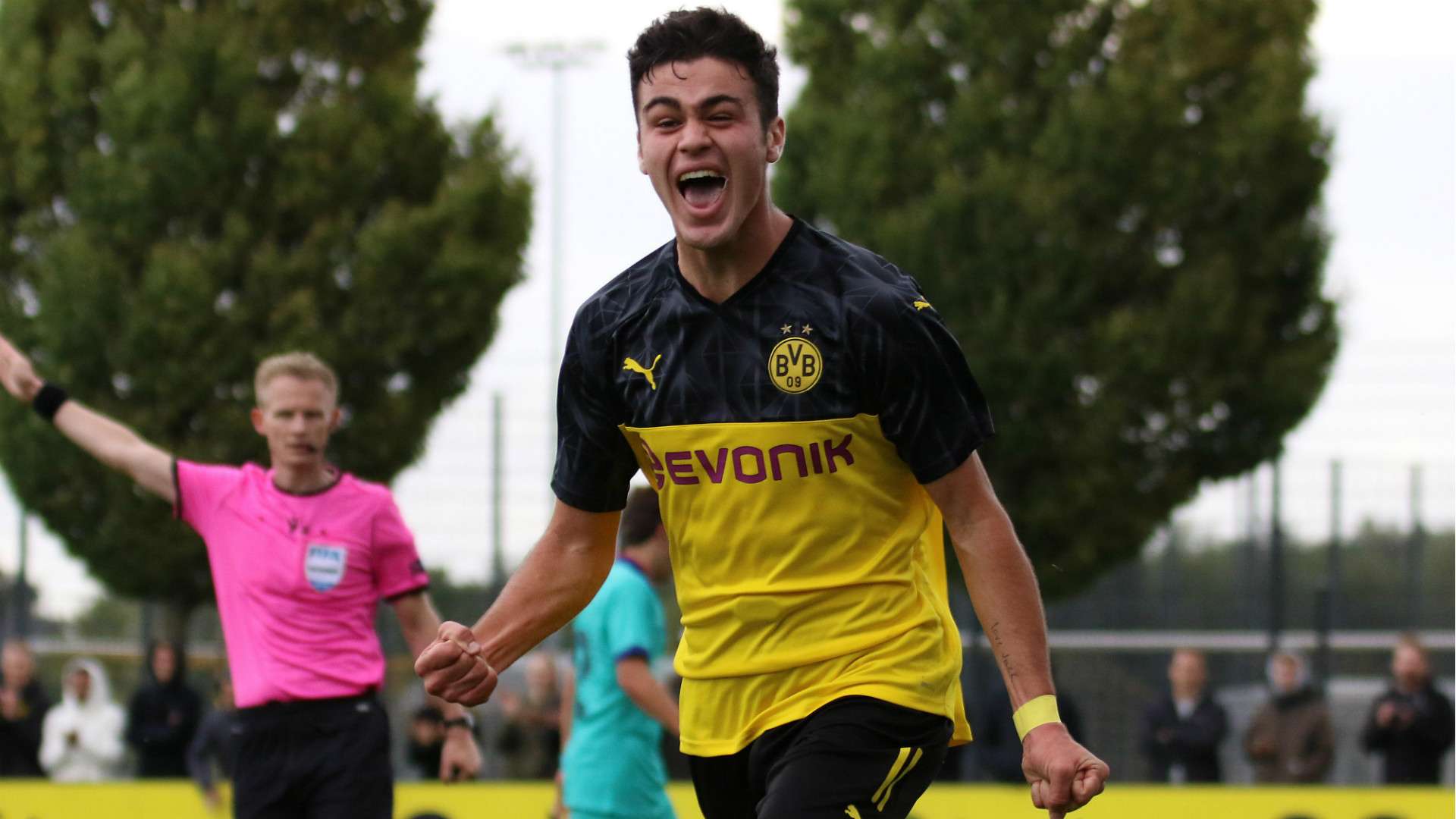 ONLY GERMANY Giovanni Reyna Borussia Dortmund 2019