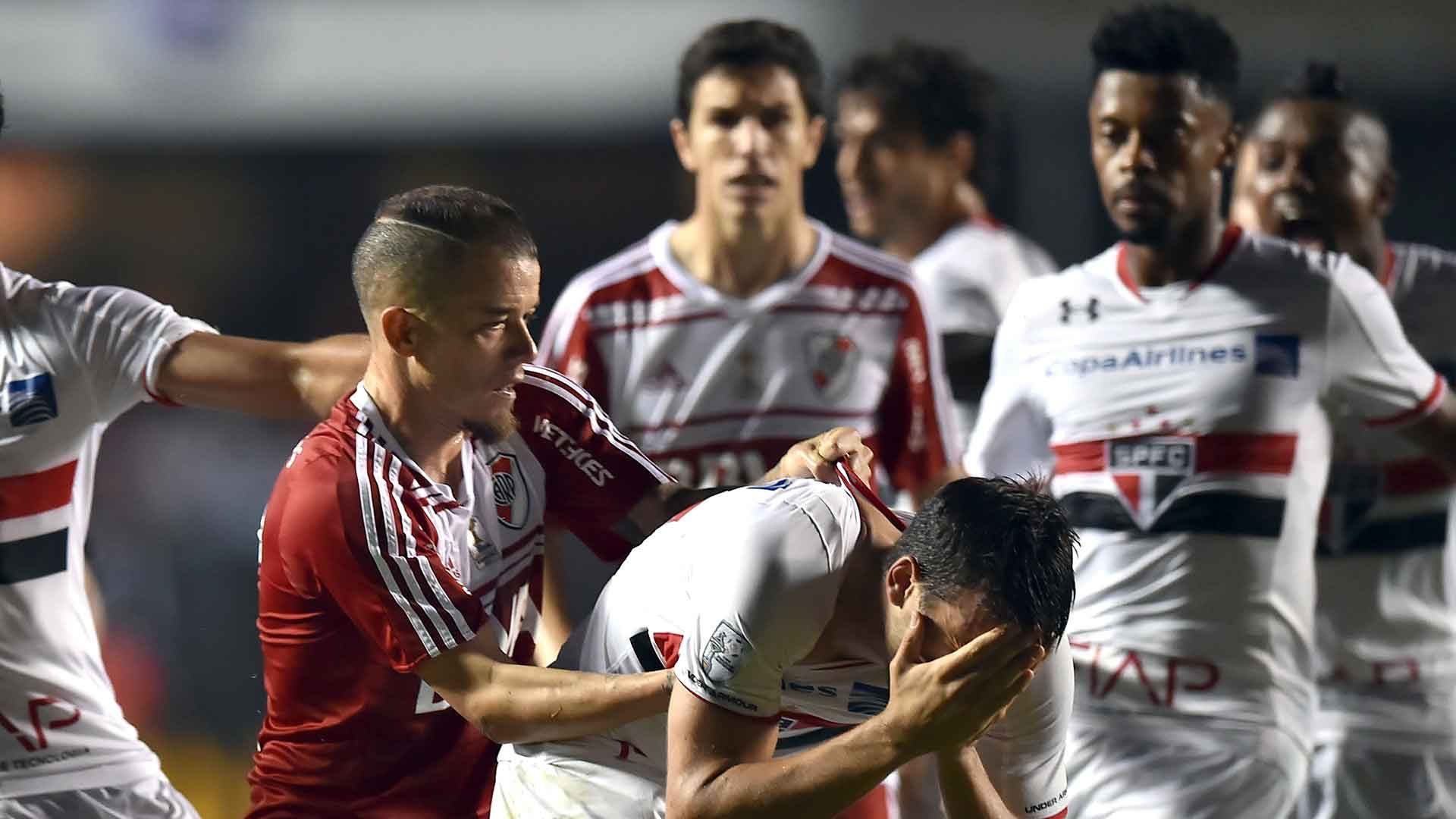 D'Alessandro Bastos Calleri Sao Paulo River Copa Libertadores 14042016