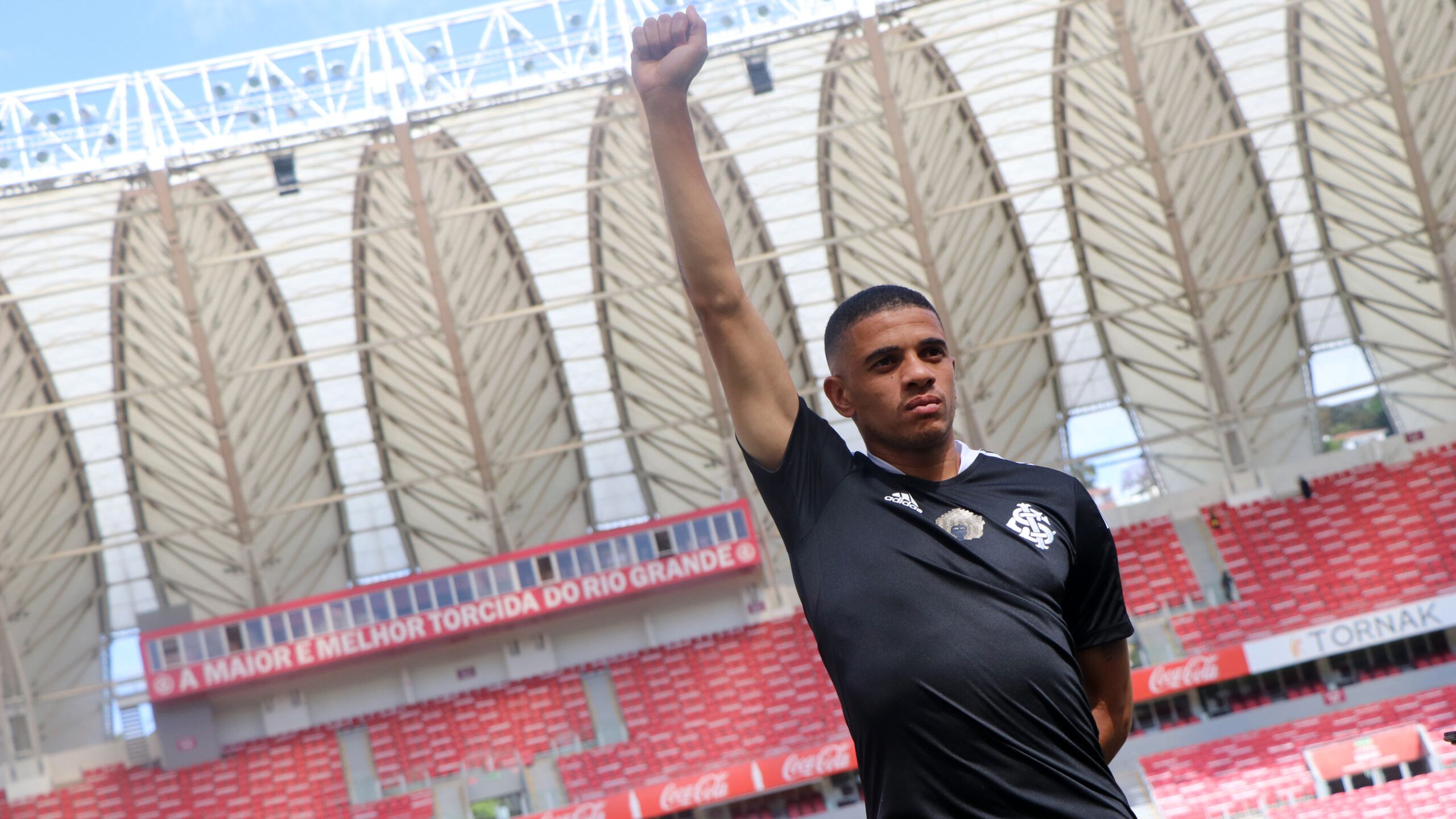 Taison nova camisa do Internacional