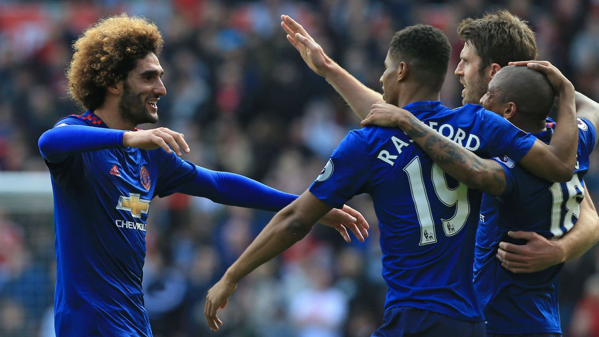 Marouane Fellaini Manchester United celebrate