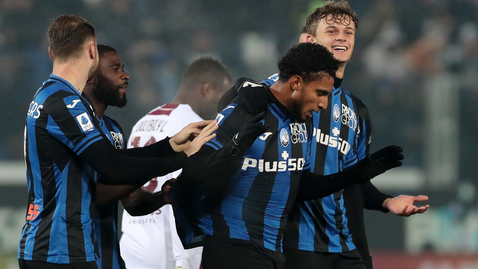 Atalanta celebrates goal against Salernitana
