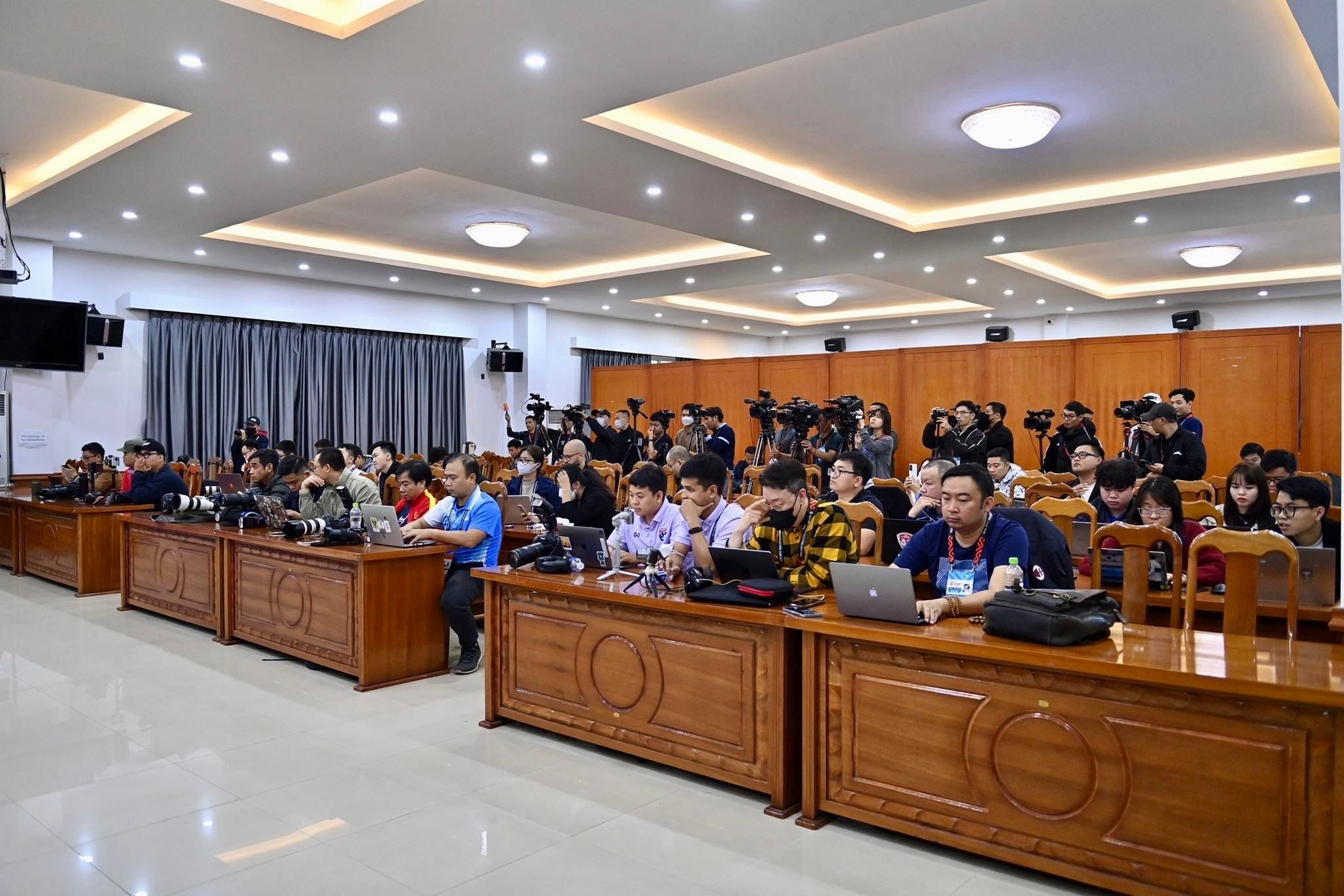 แถลงข่าว