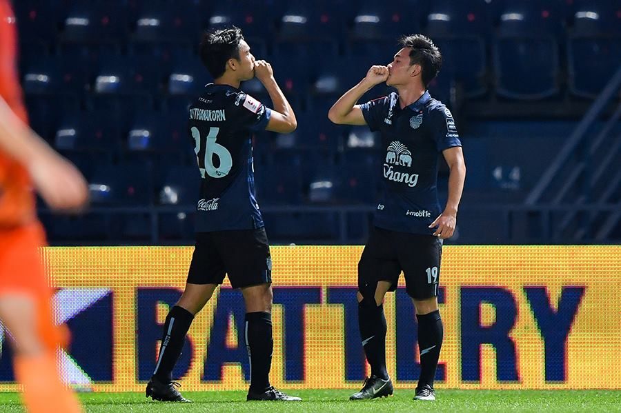 รัตนากร ใหม่คามิ - สุภโชค สารชาติ