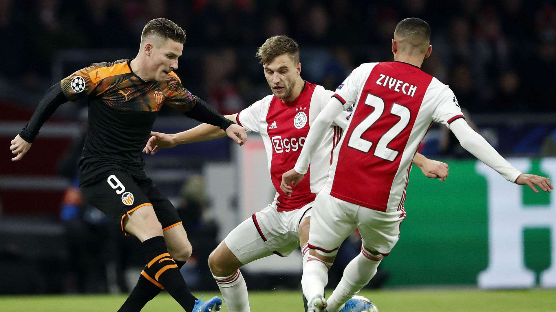 Gameiro Ajax Valencia Champions League