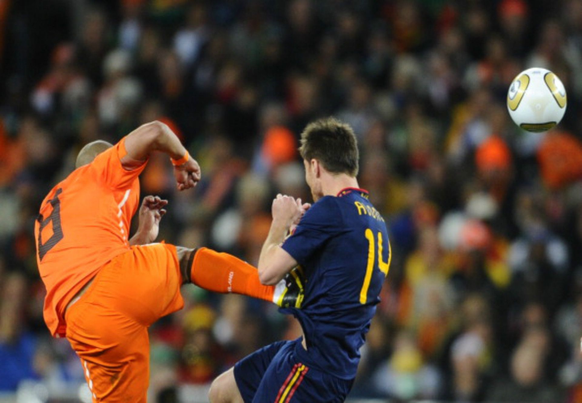 NIGEL DE JONG XABI ALONSO NETHERLANDS SPAIN WORLD CUP 2010
