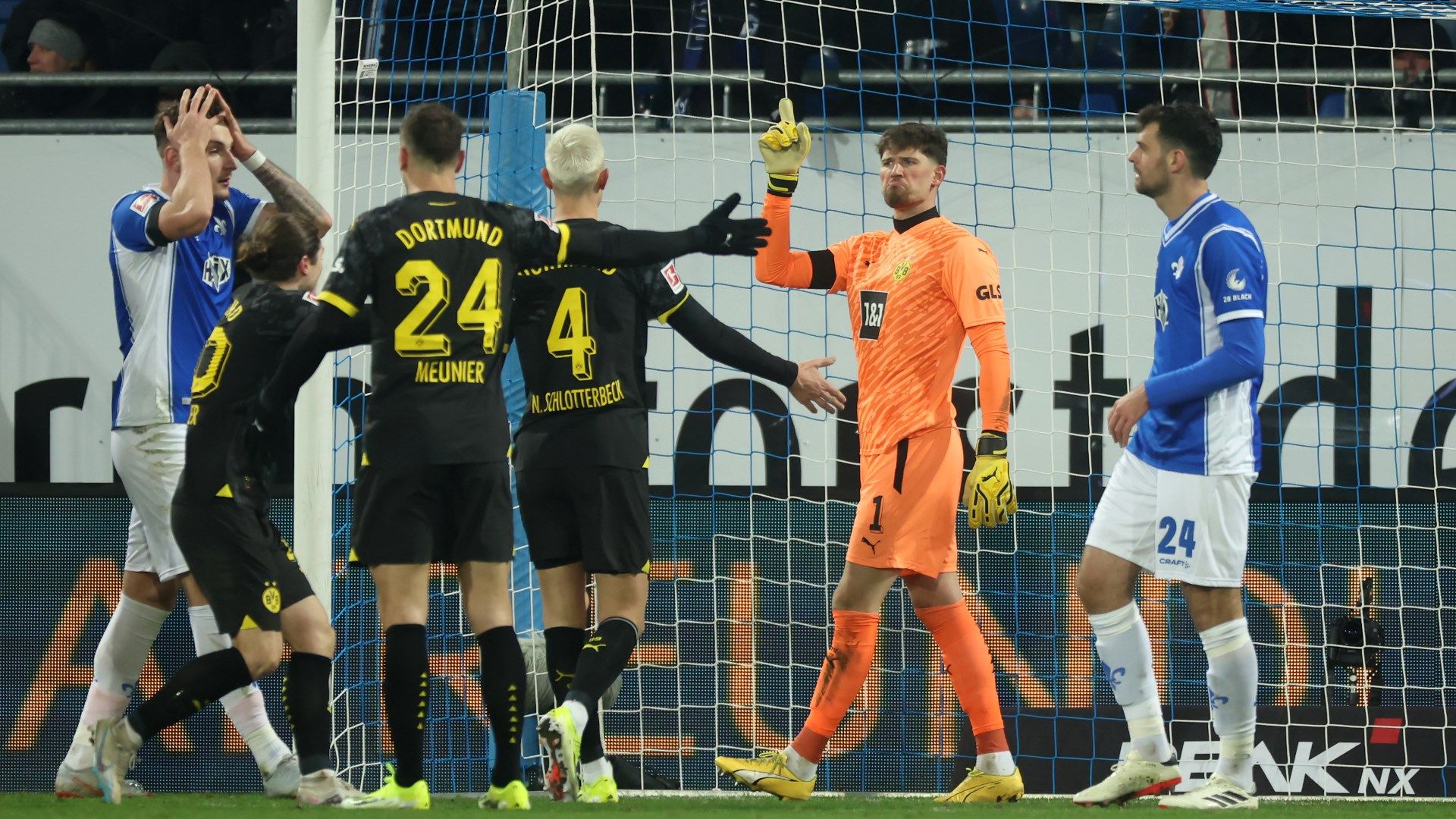 Gregor Kobel Dortmund 2024