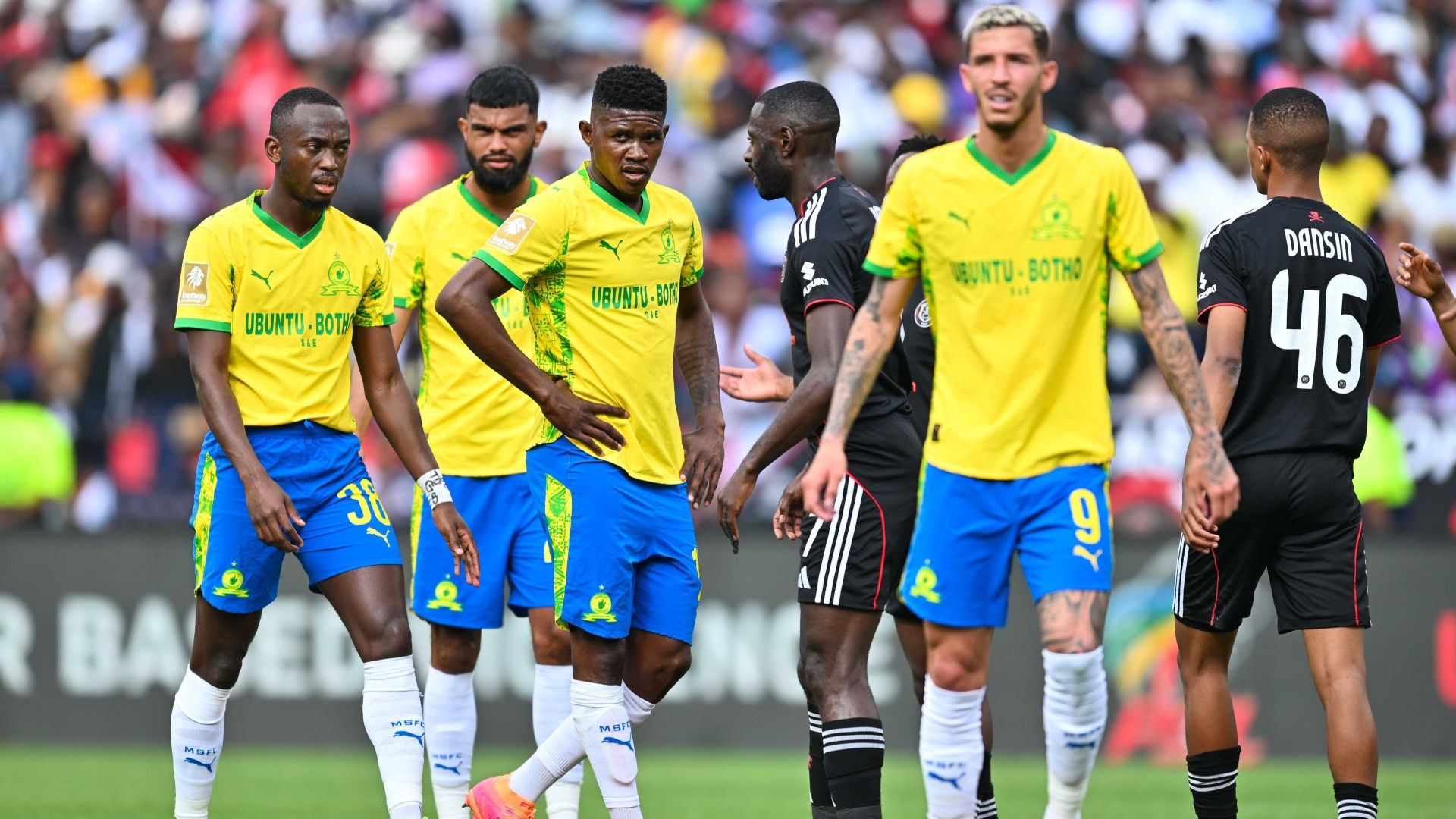 Peter Shalulile and Bathusi Aubaas, Mamelodi Sundowns vs Orlando Pirates