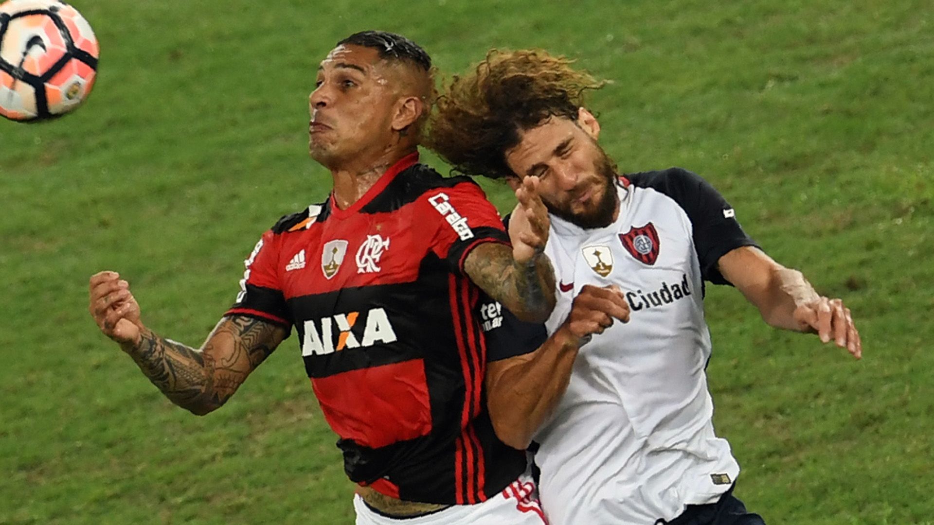 Paolo Guerrero Fabricio Coloccini Flamengo San Lorenzo Libertadores 08032017
