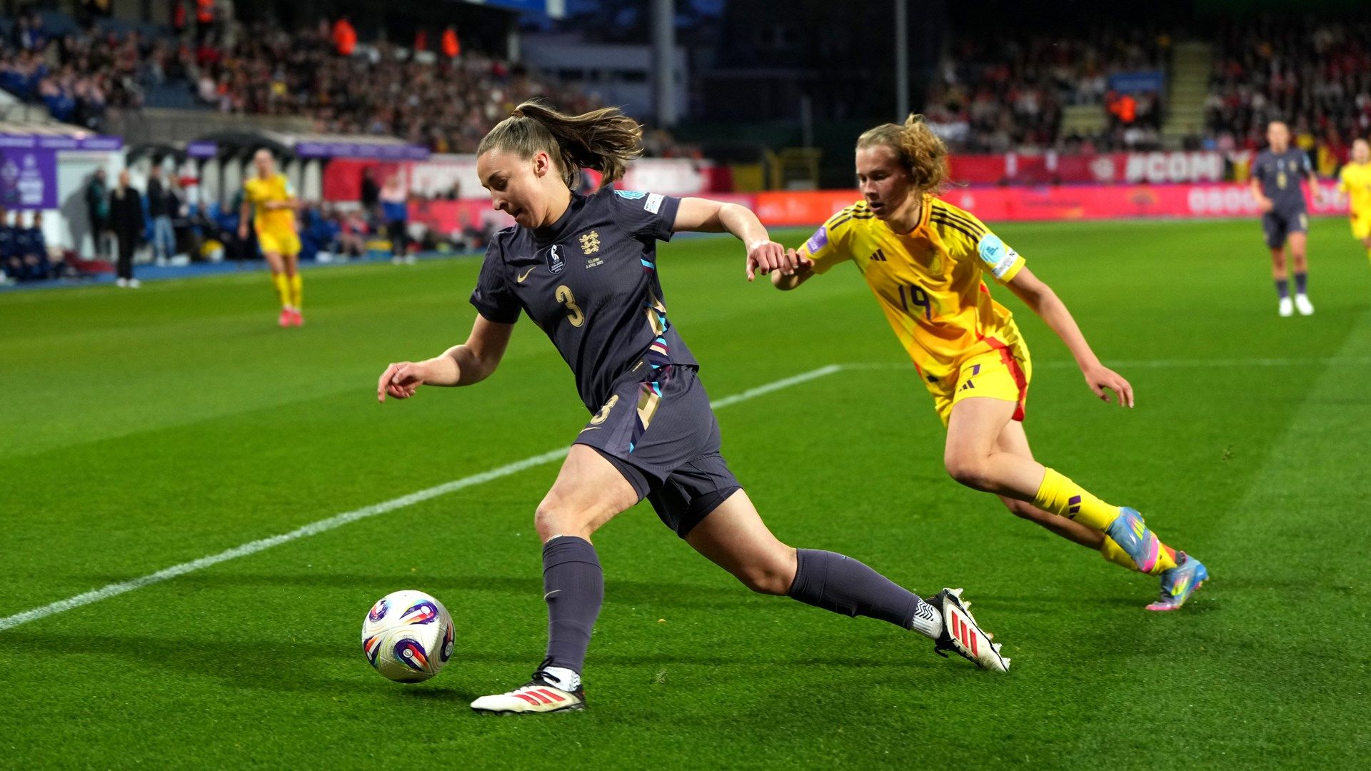 Niamh Charles England Women 2025