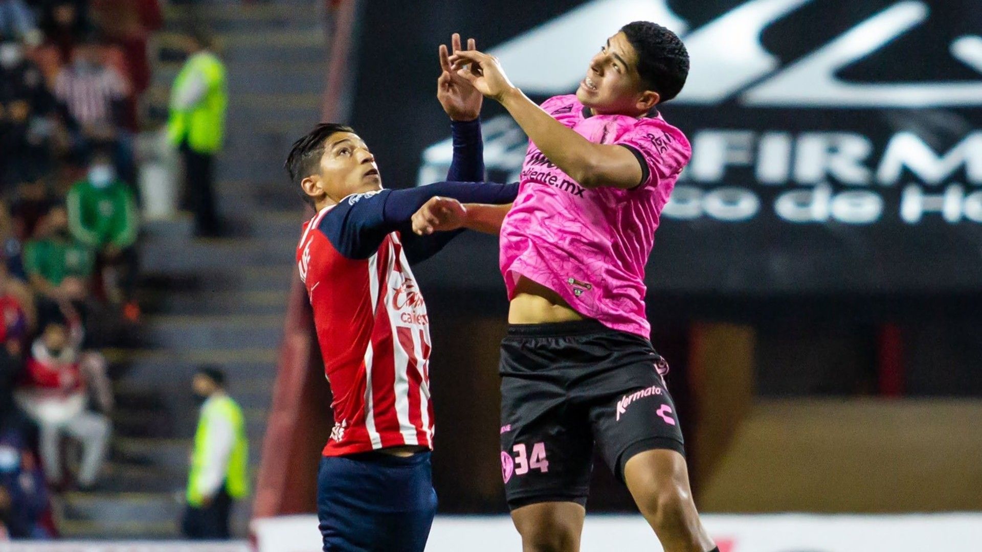 Angel Zaldívar Xolos Tijuana Chivas Apertura 2021