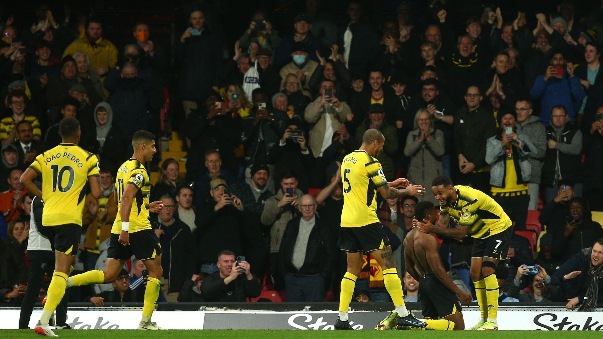 Watford celebrate vs Manchester United