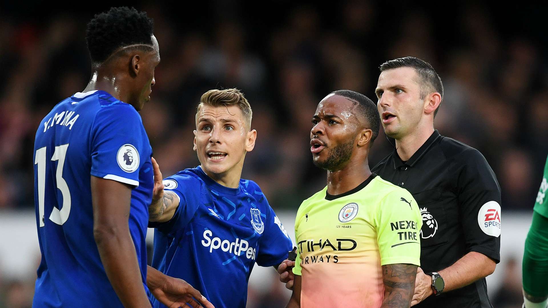 Yerry Mina Raheem Sterling Everton Manchester City 2019-20