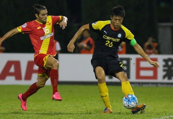 Selangor's Mauro Olivi (left) and Ceres FC's Kim Sang-min